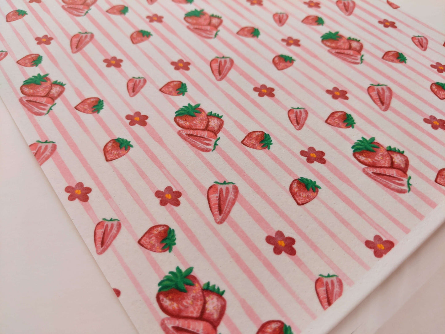 Striped Pattern Watercolor Strawberries - Icing - ISA052.